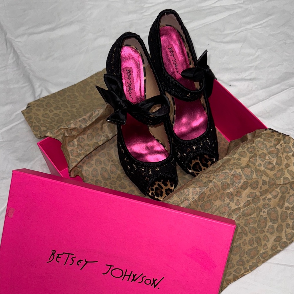 Y2K Vintage Betsey Johnson Calandria III heels